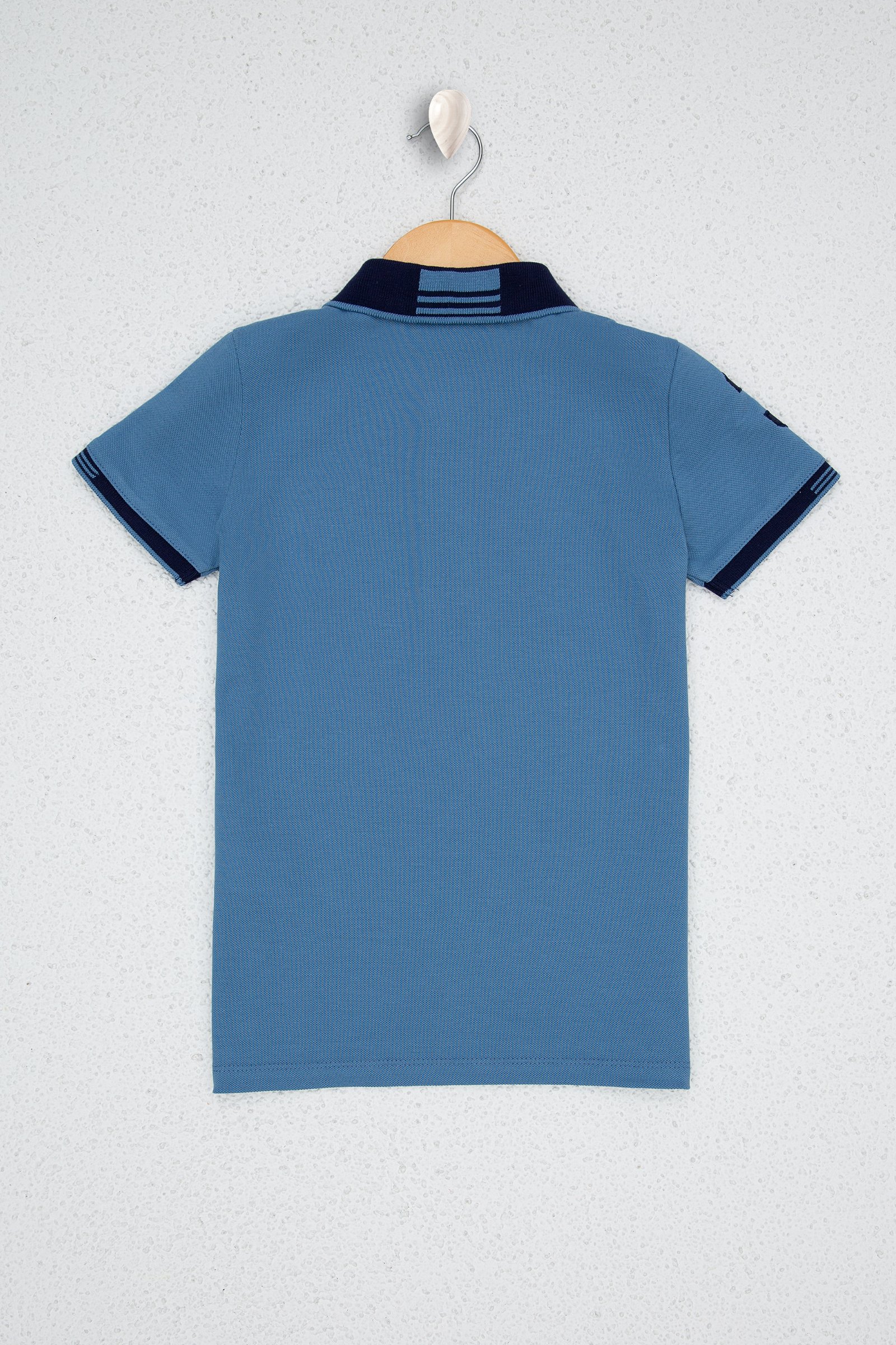 تی شرت یقه هفت نیلی  استاندارد فیت آستین کوتاه پسرانه یو اس پولو