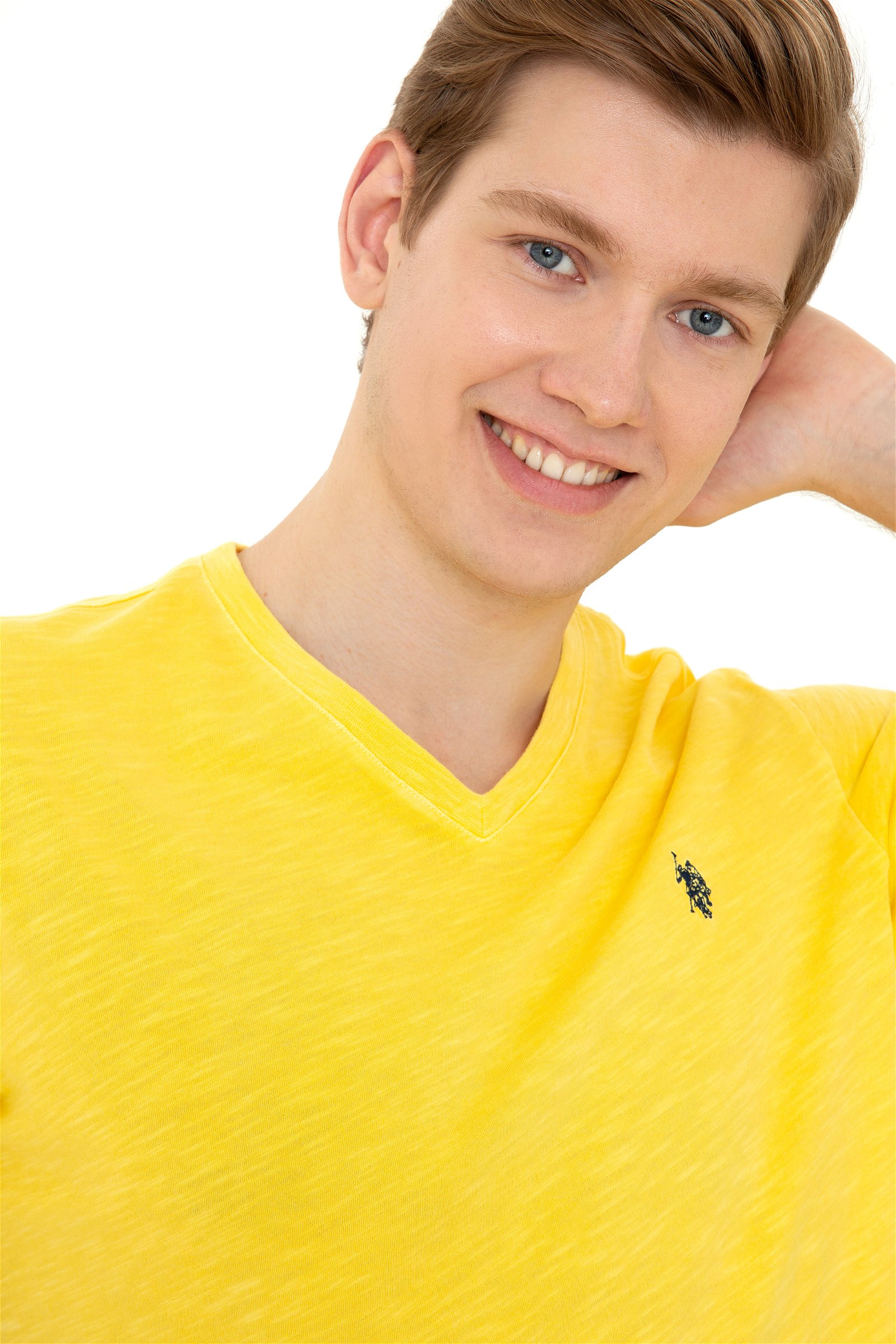 تی شرت یقه هفت زرد روشن  رگولار آستین کوتاه مردانه یو اس پولو | US POLO ASSN